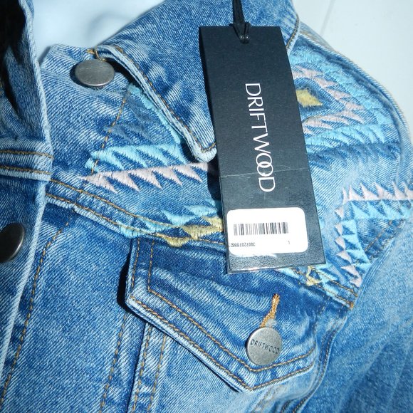 Driftwood Embroidered Denim Jean Jacket Light Wash Aztec Design 🆕NWT - Picture 7 of 14